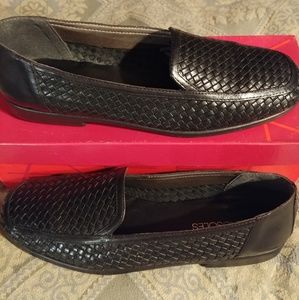 LEATHER LOAFERS SZ. 8